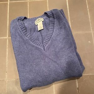 5 for 25$ L. L. Bean light blue sweater